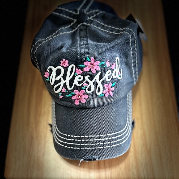 Vintage Embroidered “Blessed” Hat - New with Tags - K Ethos Brand - Picture 6 of 9